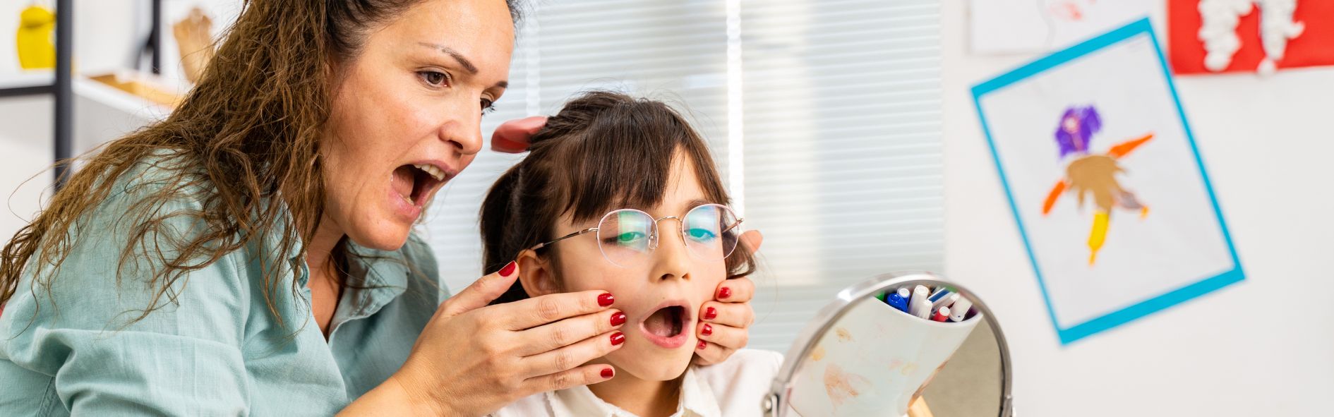 Mejora tu comunicación con la terapia del habla: descubre cómo fortalecer la voz, la fluidez y la pronunciación para hablar con claridad.